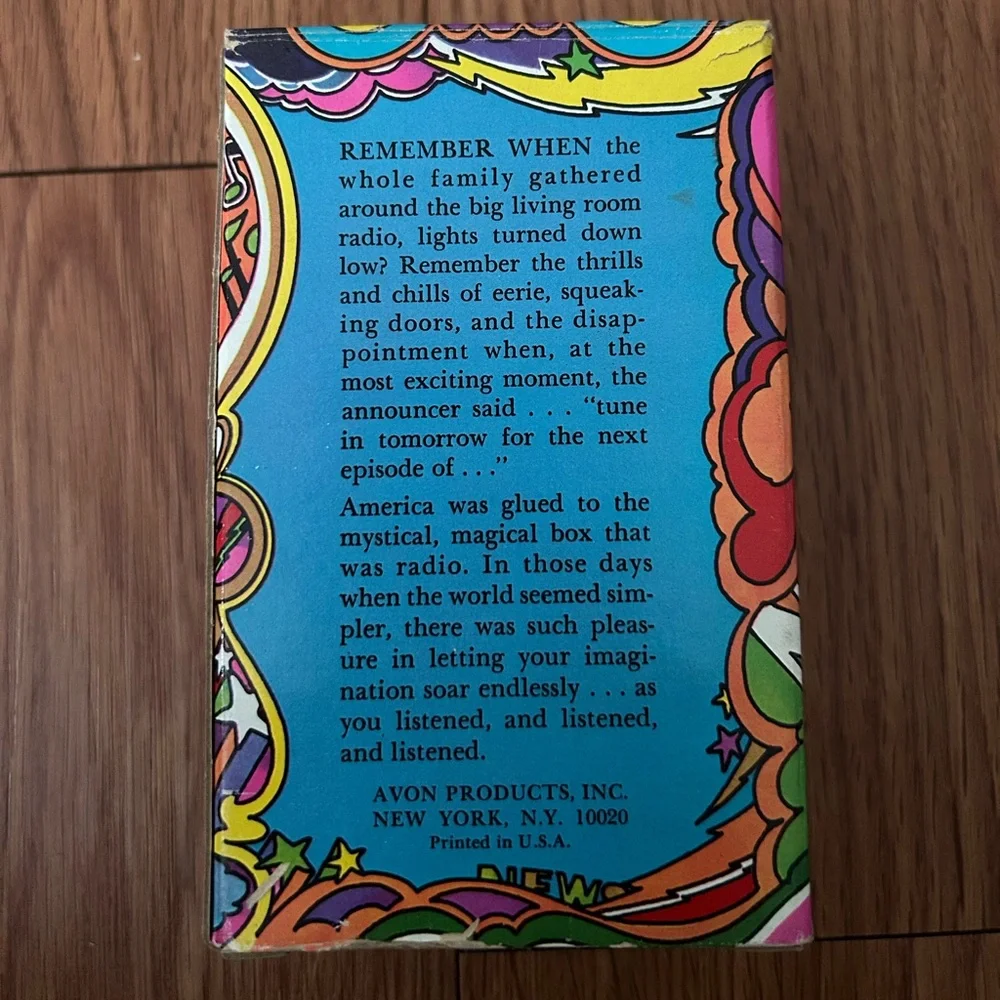 Avon Vibrant Retro Art Box
